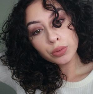 Meet your Posher, Nadia